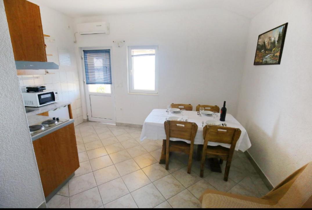 Apartmani Mirjana ทริบานี-ครุสชิซา ภายนอก รูปภาพ