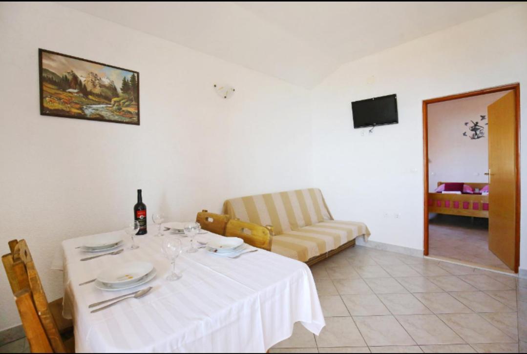 Apartmani Mirjana ทริบานี-ครุสชิซา ภายนอก รูปภาพ