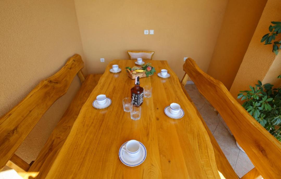 Apartmani Mirjana ทริบานี-ครุสชิซา ภายนอก รูปภาพ