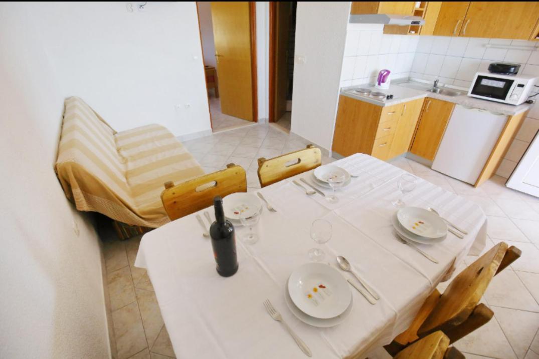 Apartmani Mirjana ทริบานี-ครุสชิซา ภายนอก รูปภาพ