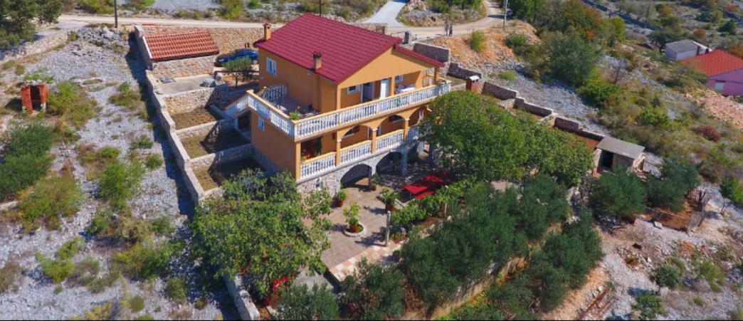 Apartmani Mirjana ทริบานี-ครุสชิซา ภายนอก รูปภาพ