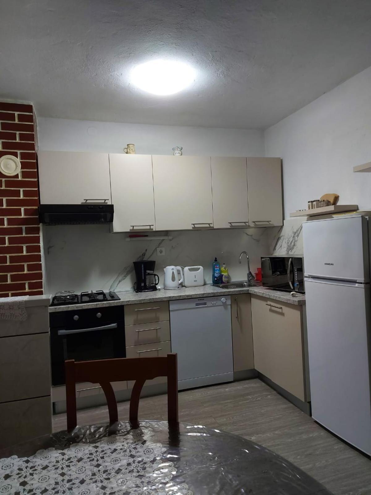 Apartmani Mirjana ทริบานี-ครุสชิซา ภายนอก รูปภาพ
