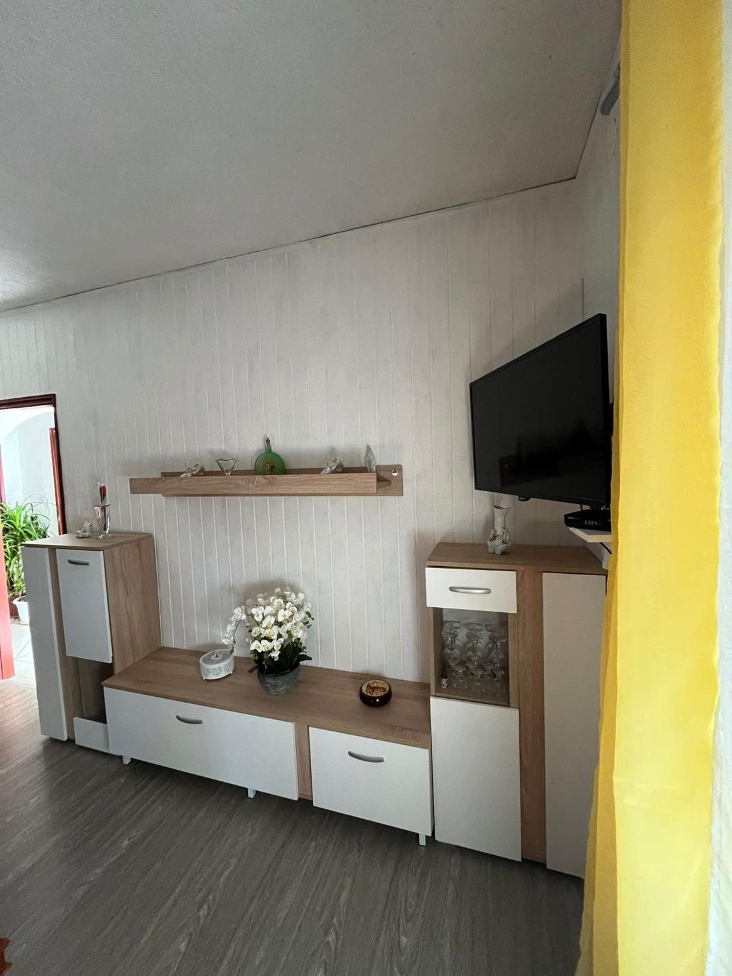 Apartmani Mirjana ทริบานี-ครุสชิซา ภายนอก รูปภาพ