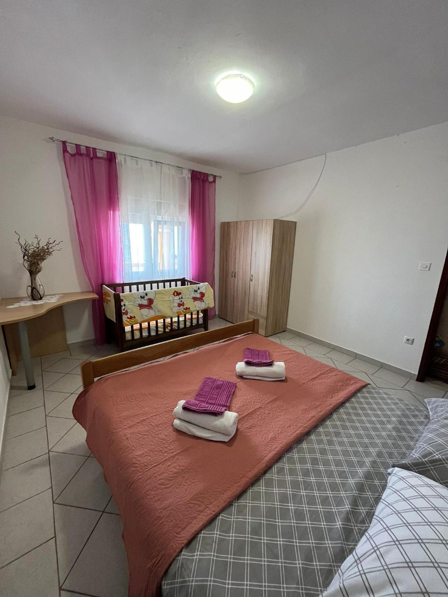 Apartmani Mirjana ทริบานี-ครุสชิซา ภายนอก รูปภาพ